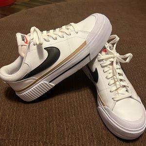 Nike Court Legacy Lift Sneakers Women